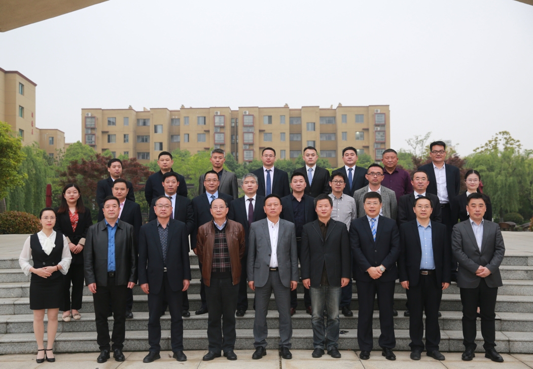 1587524687226603.jpg 大合影_爱奇艺.jpg