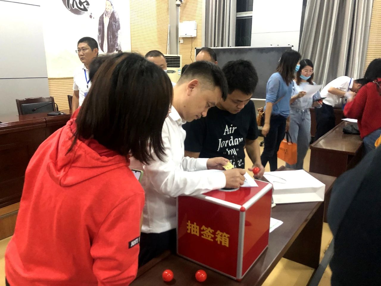 1601170112912193.jpg 1601170112912193.jpg